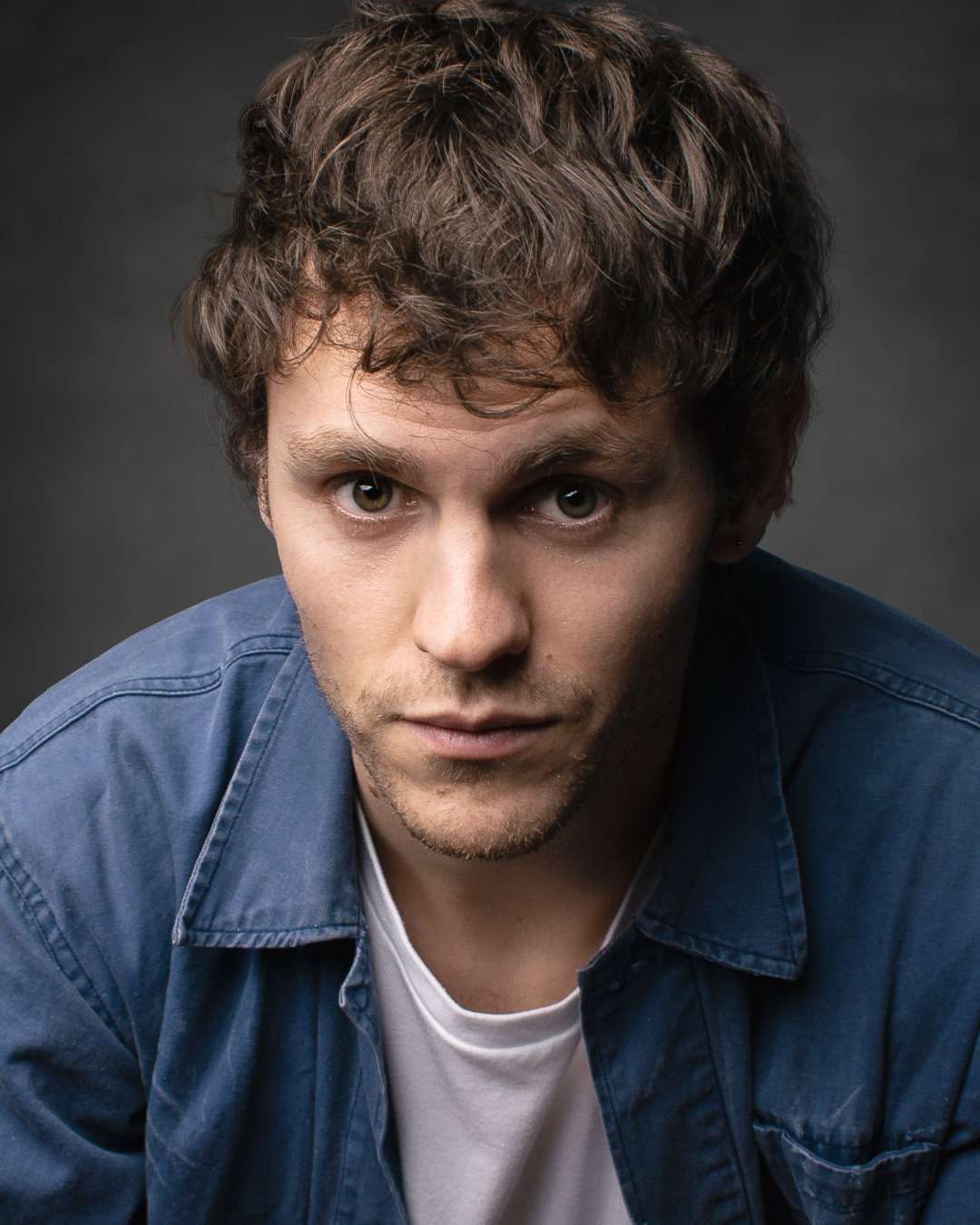 Charlie Vickers Age Casting série seigneur anneaux | G33KMANIA.com