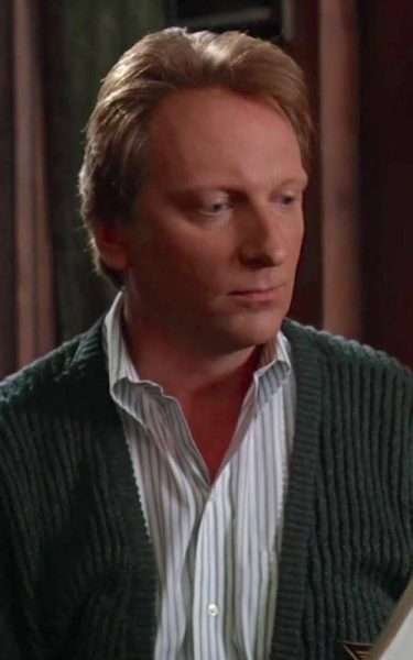 Film-Bettlejuice-charles-deetz