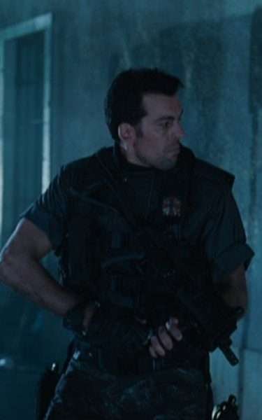 Film-Resident-Evil-apocalypse-personnage-carlos-oliveira